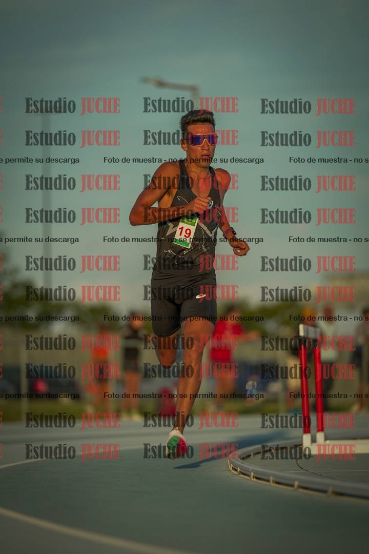 Fotos de los 3000 m llanos de varones