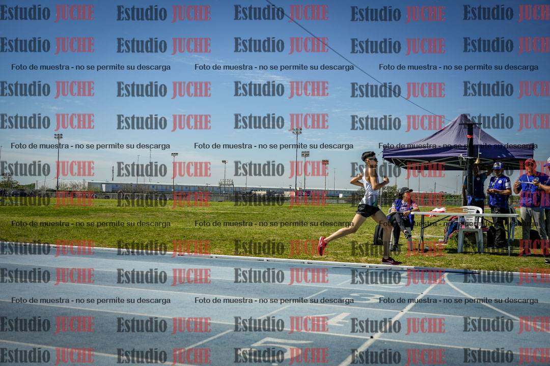 Fotos de los 2000 m con obstáculos de varones