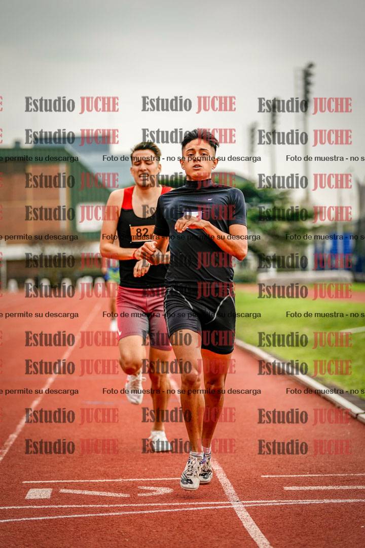 Fotos de los 800 m llanos de varones