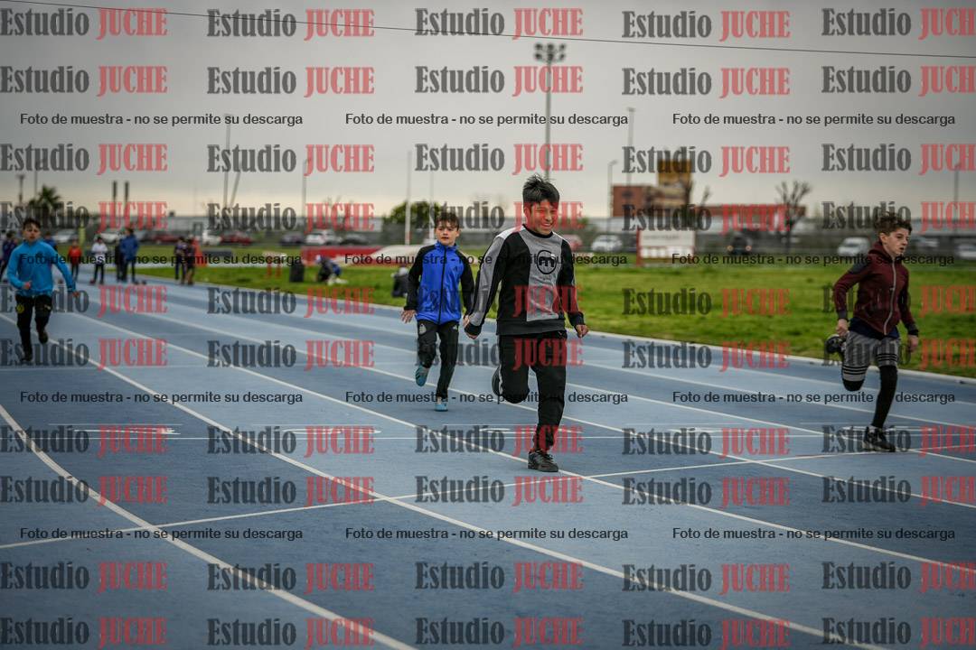 Fotos de los 50 m llanos de varones - U12