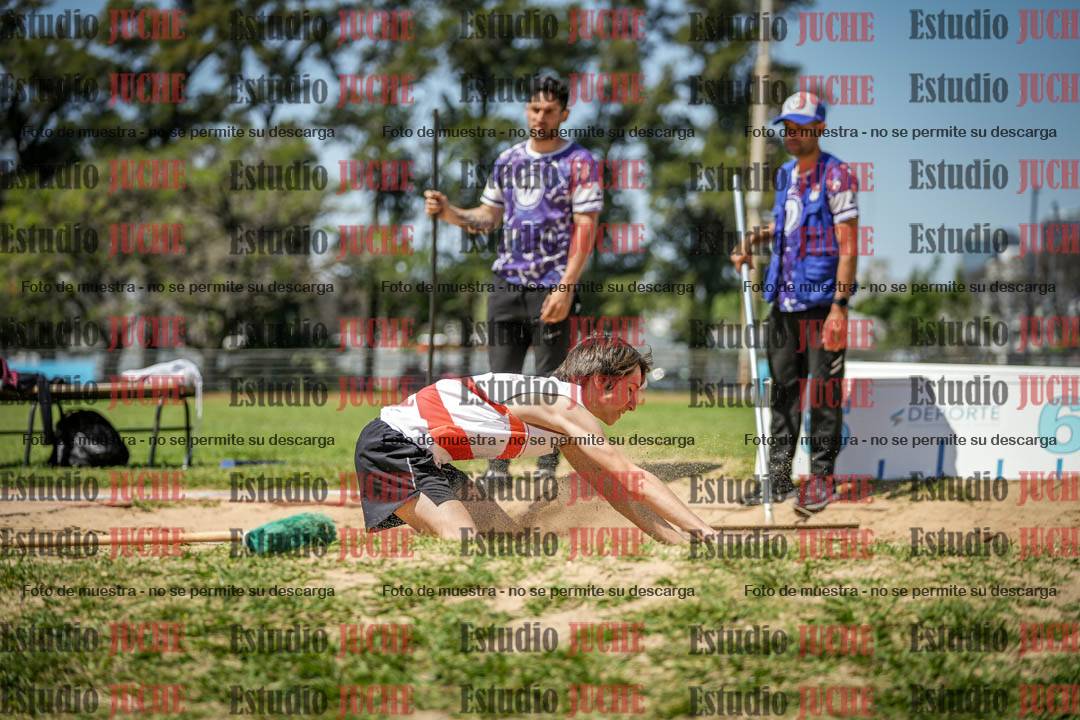 Fotos del salto en largo de varones - (incluye octatlón)