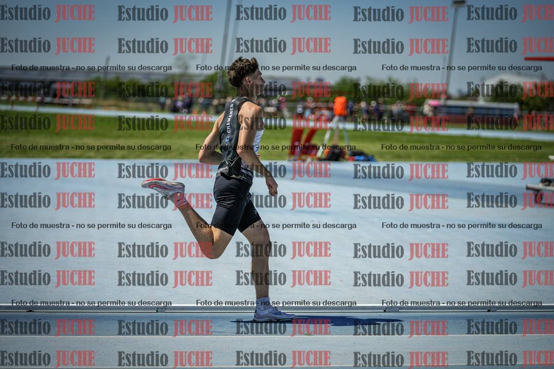 Fotos de los 800 m llanos de varones