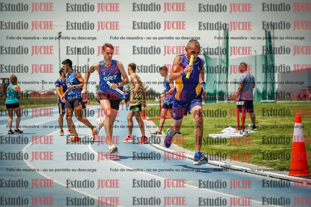 Fotos durante el transcurso de los relevos 20' para running teams - serie 2