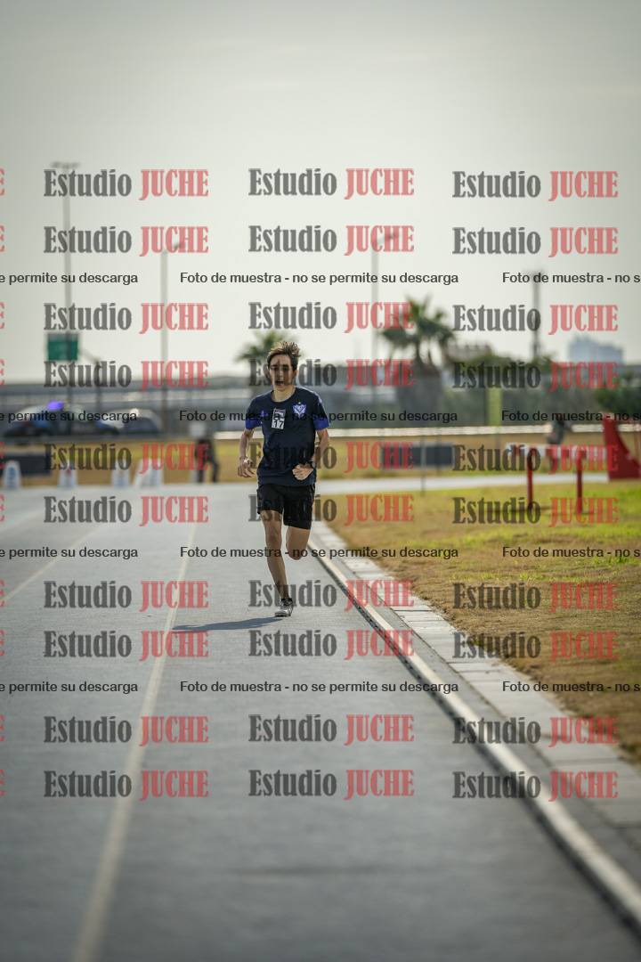 Fotos de los 800 m llanos de varones