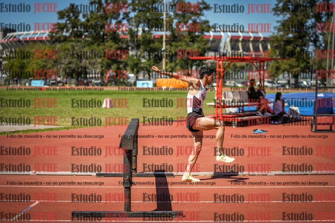 Fotos de los 3000 m con obstáculos de varones