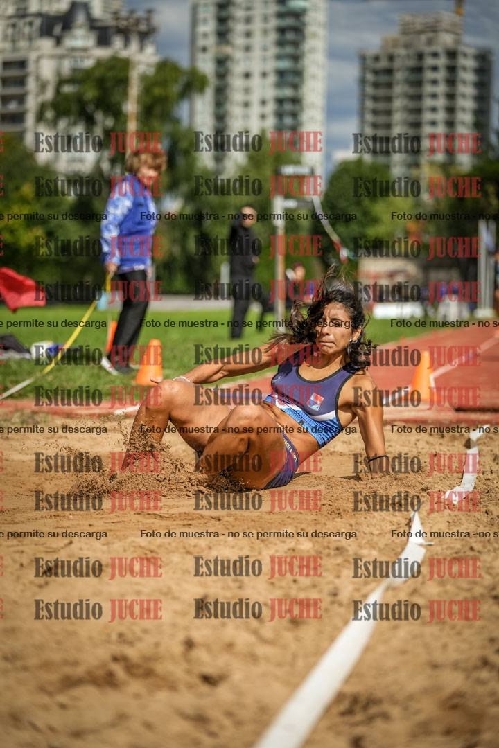 Fotos del salto en largo - mujeres mayores