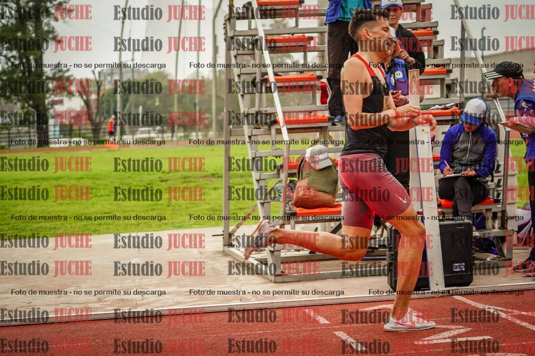 Fotos de los 800 m llanos de varones