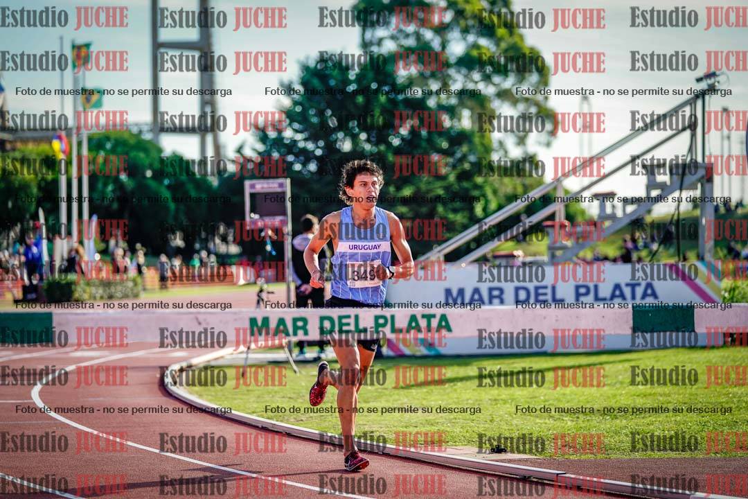 Fotos de los 3000 m con obstáculos de varones