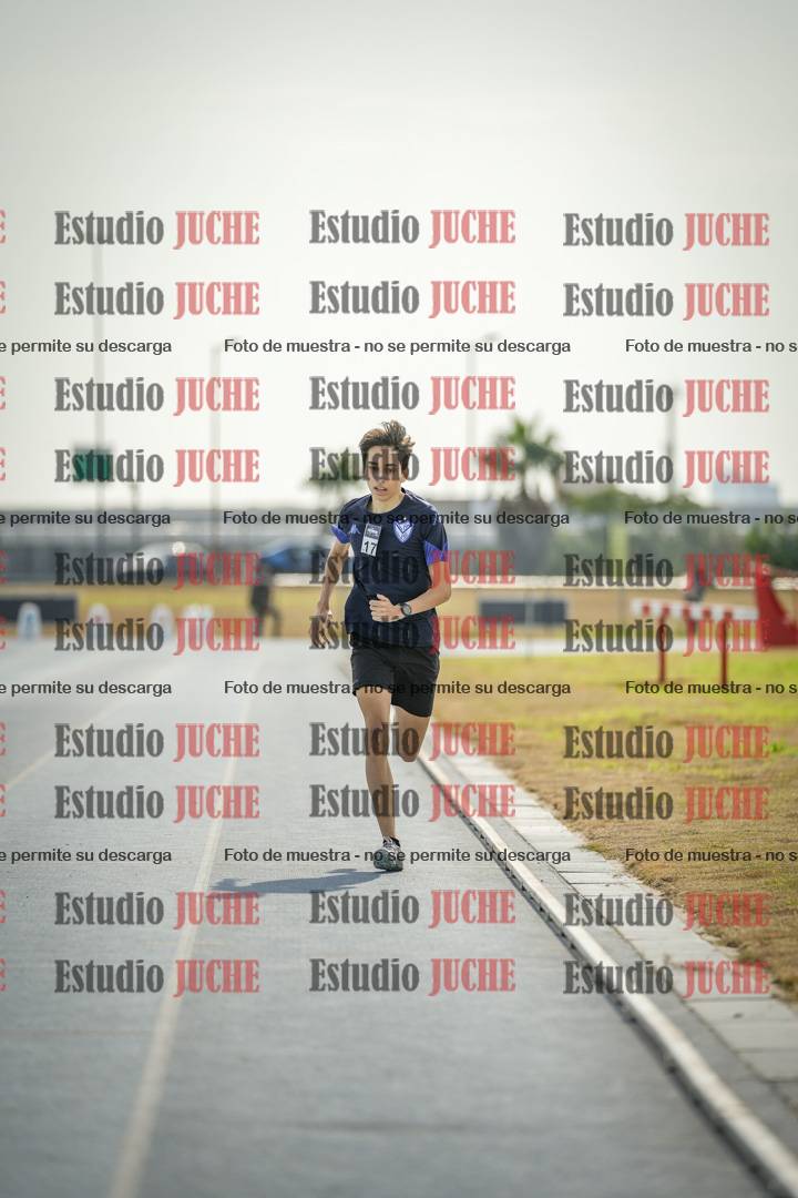 Fotos de los 800 m llanos de varones