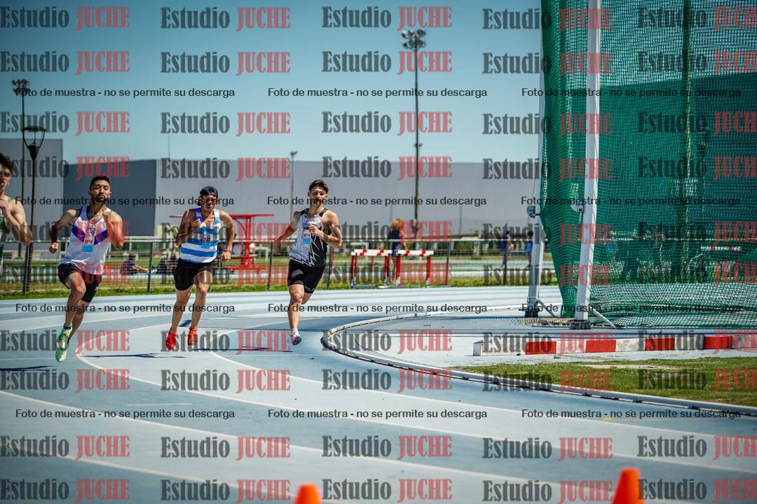 Fotos de los 800 m llanos de varones