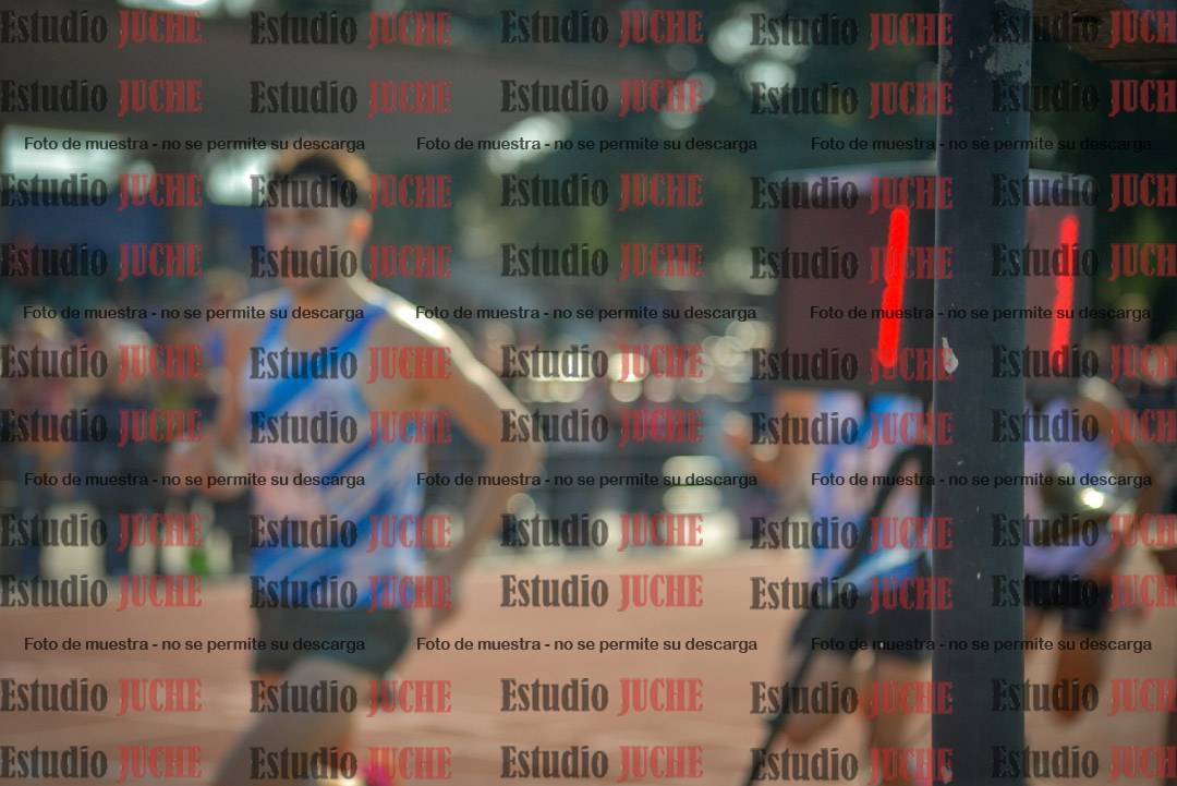 Fotos de los 800 m llanos de varones