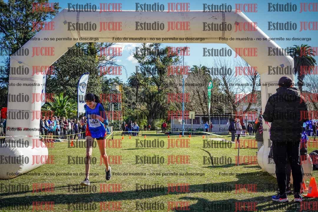 Fotos de la llegada del cross de 2000 m