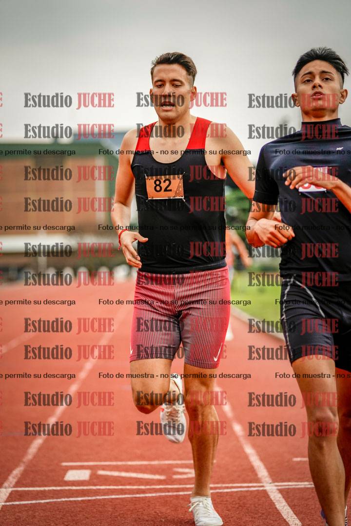 Fotos de los 800 m llanos de varones