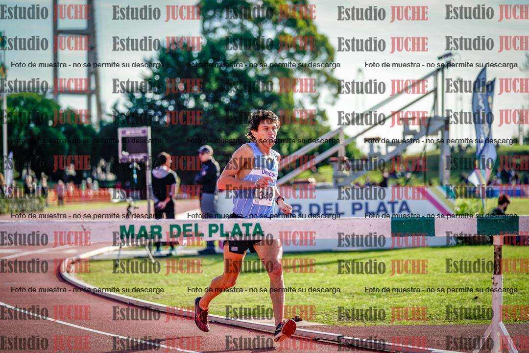 Fotos de los 3000 m con obstáculos de varones