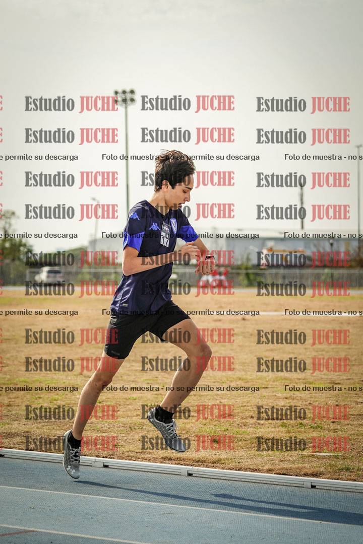 Fotos de los 800 m llanos de varones