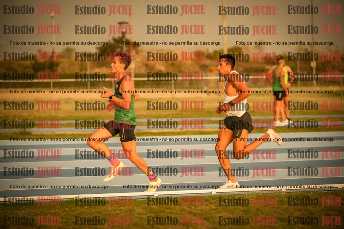 Fotos de los 3000 m llanos de varones