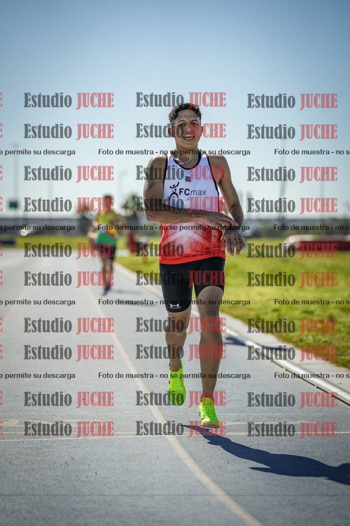 Fotos de los 5000 m llanos de mujeres y varones