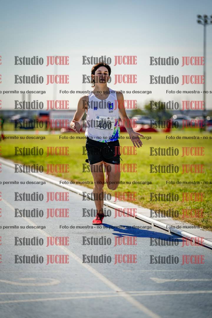 Fotos de los 2000 m con obstáculos de varones