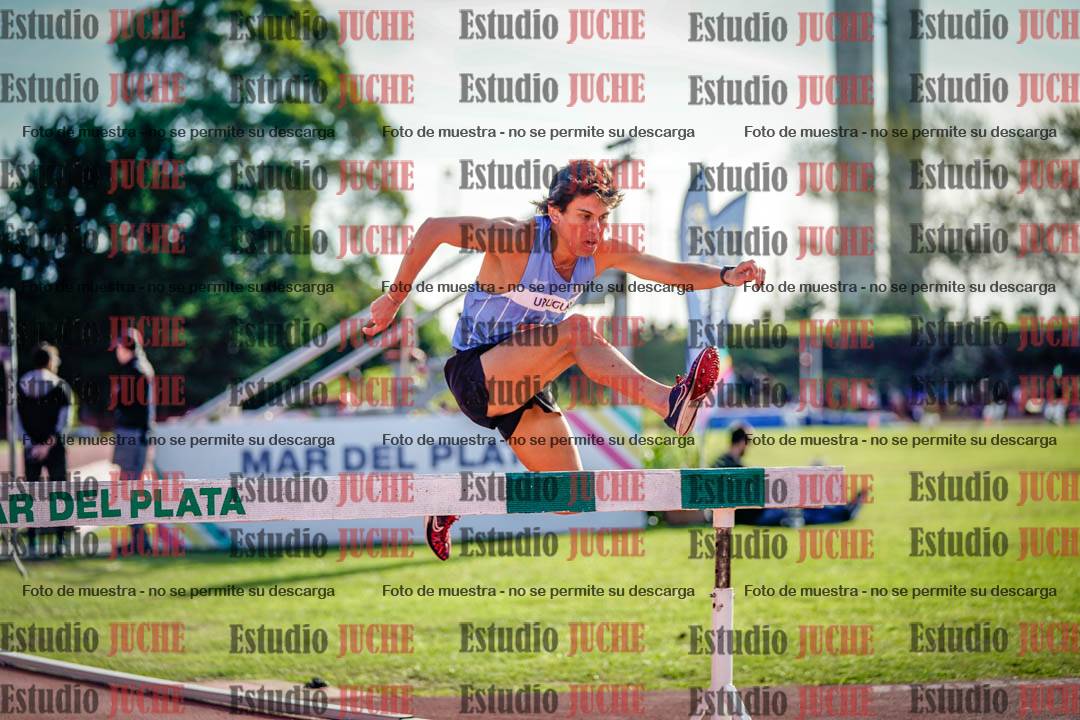Fotos de los 3000 m con obstáculos de varones