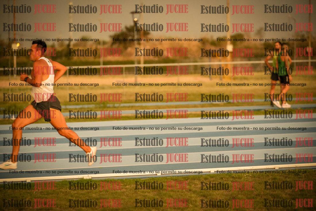 Fotos de los 3000 m llanos de varones