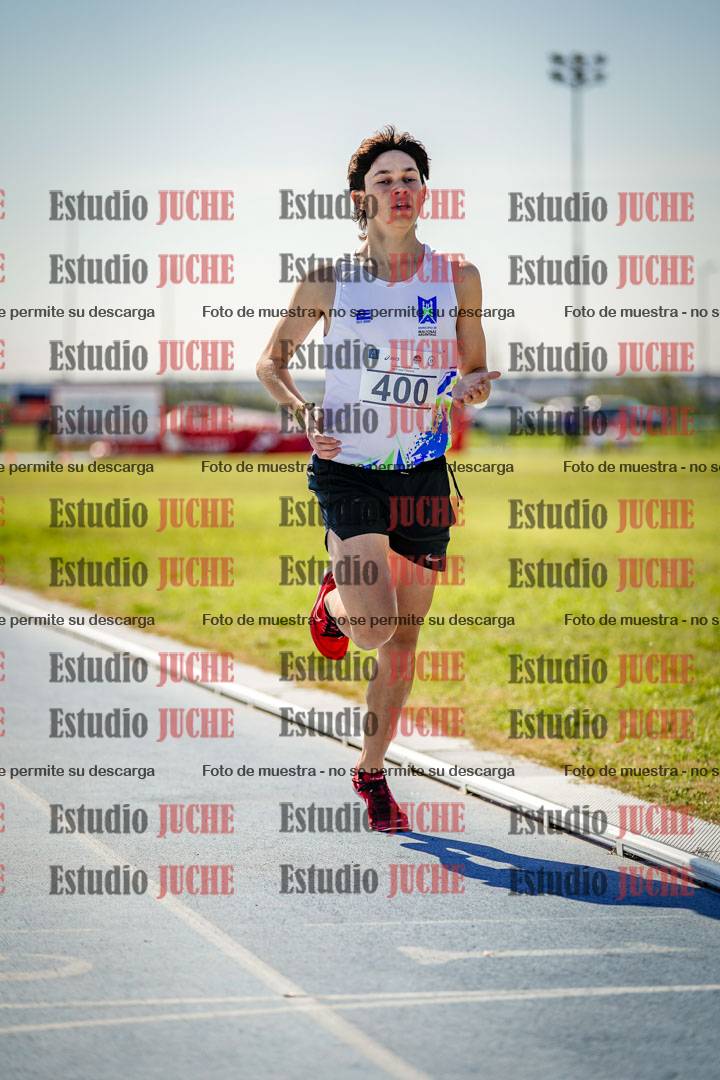 Fotos de los 2000 m con obstáculos de varones