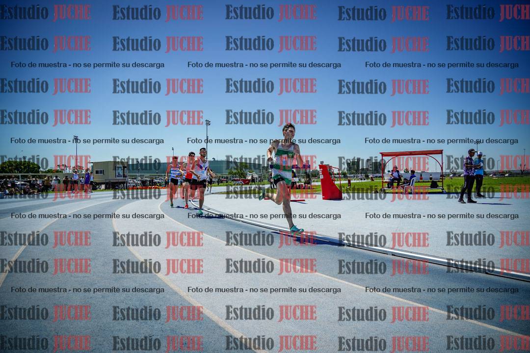 Fotos de los 800 m llanos de varones