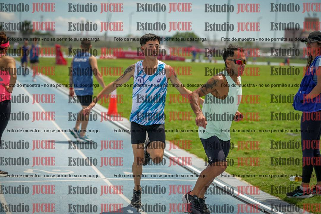 Fotos durante el transcurso de los relevos 20' para running teams - serie 2