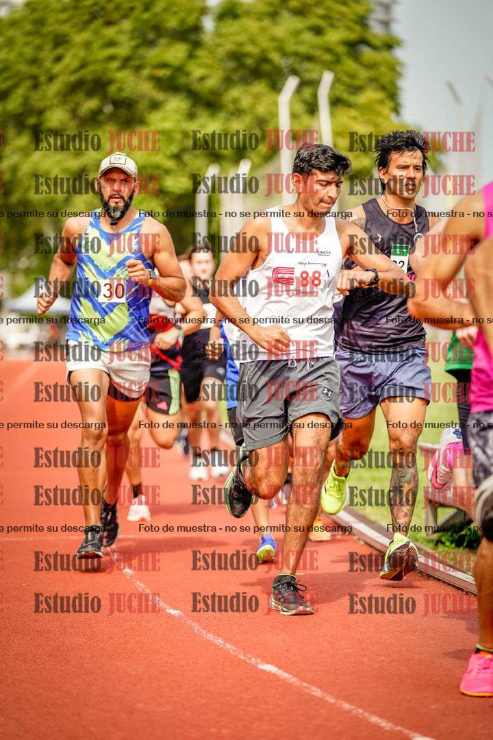 Fotos de los 3000 m llanos de varones
