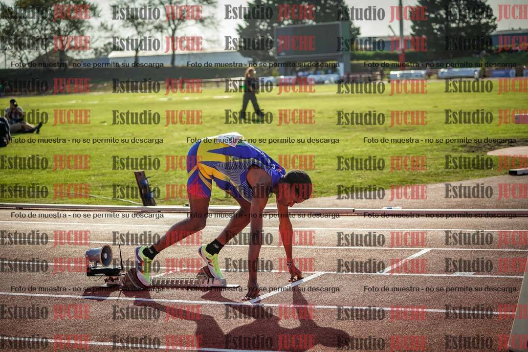 Fotos de los 400 m con vallas de varones