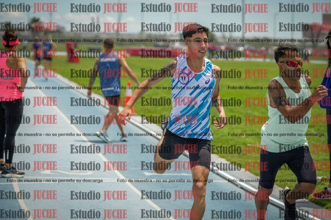 Fotos durante el transcurso de los relevos 20' para running teams - serie 2