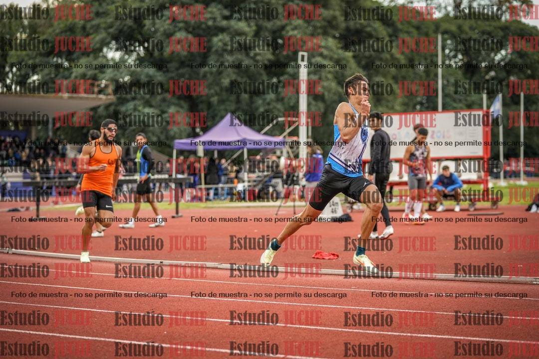 Fotos de los 400 m llanos de varones