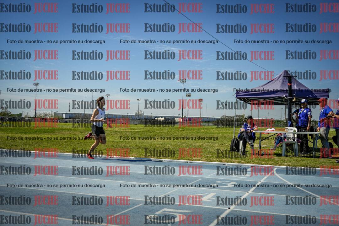 Fotos de los 2000 m con obstáculos de varones