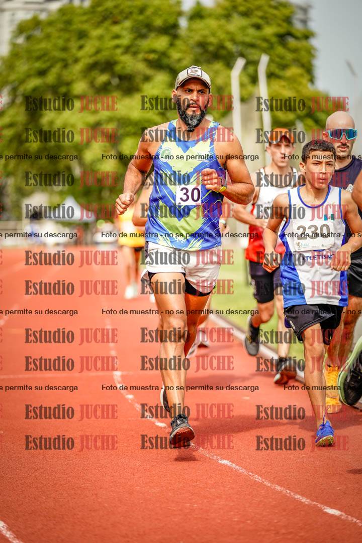 Fotos de los 3000 m llanos de varones