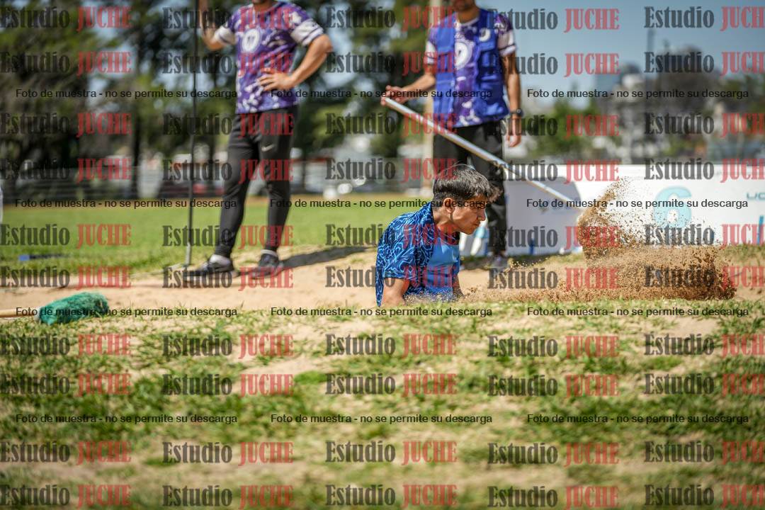 Fotos del salto en largo de varones - (incluye octatlón)