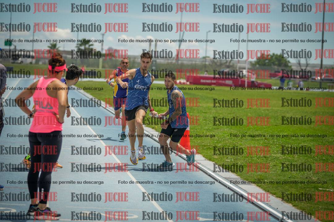 Fotos durante el transcurso de los relevos 20' para running teams - serie 2