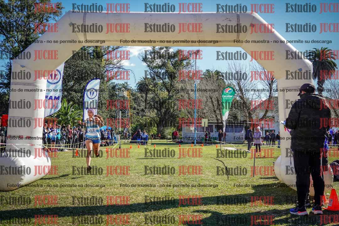 Fotos de la llegada del cross de 2000 m
