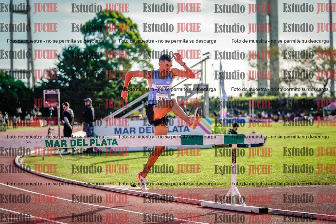 Fotos de los 3000 m con obstáculos de varones