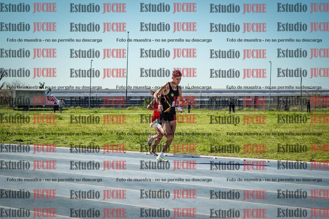 Fotos de los 5000 m llanos de mujeres y varones