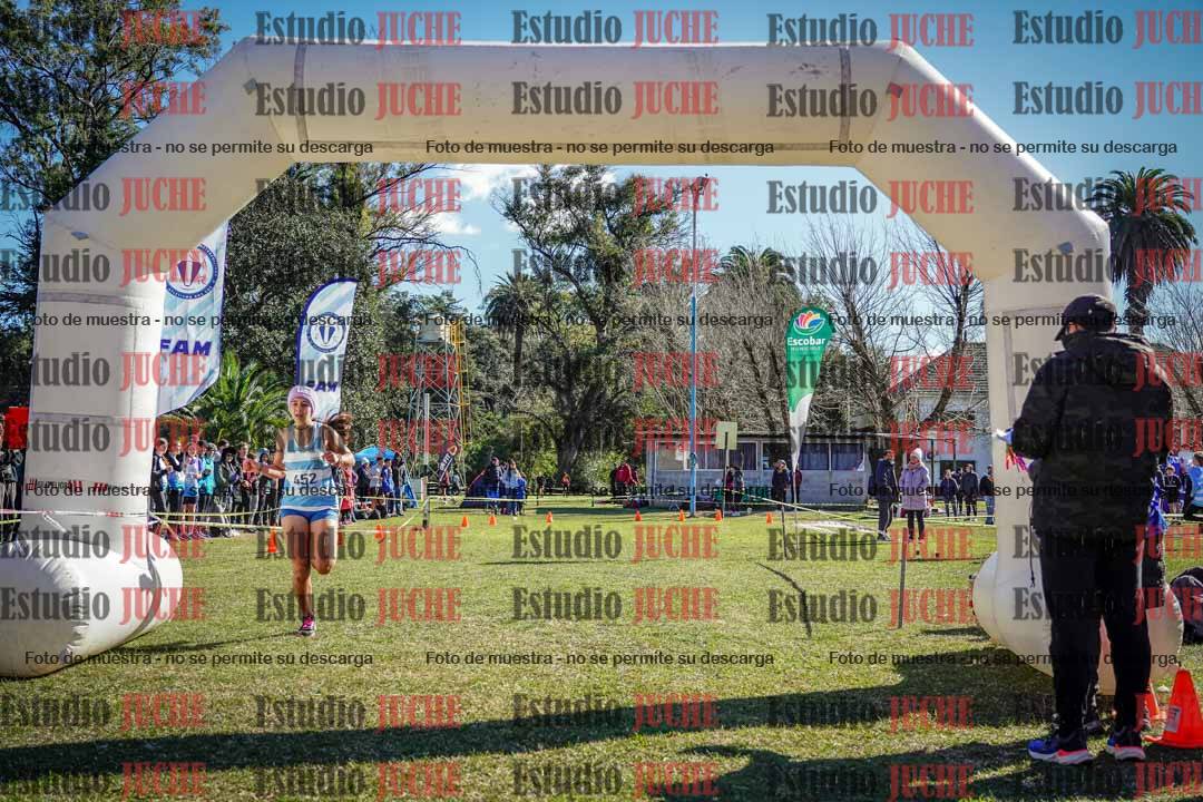 Fotos de la llegada del cross de 2000 m