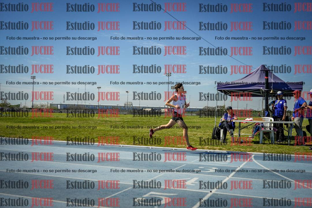 Fotos de los 2000 m con obstáculos de varones