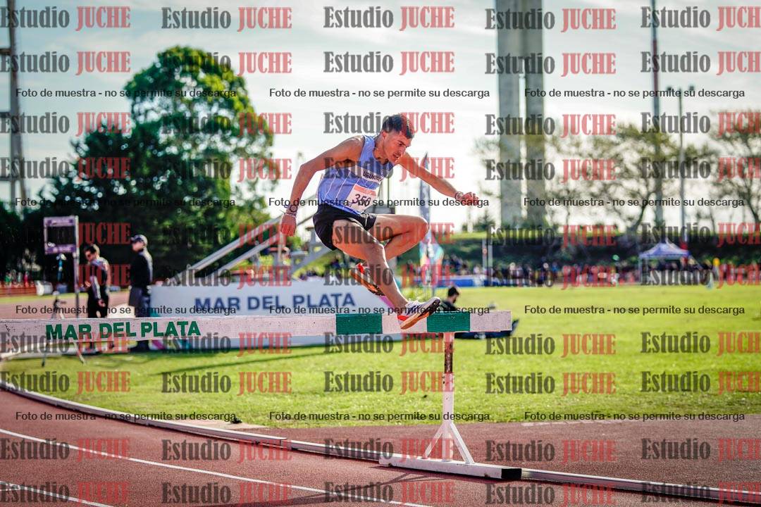 Fotos de los 3000 m con obstáculos de varones