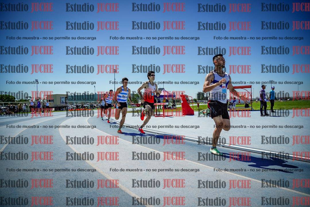 Fotos de los 800 m llanos de varones