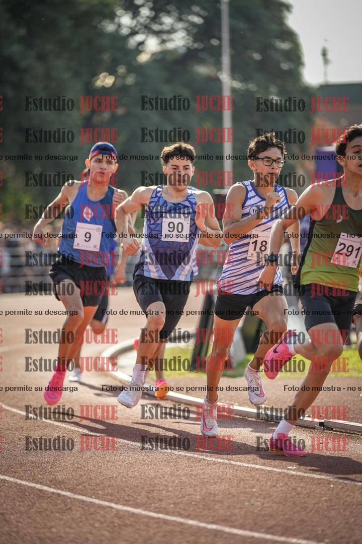 Fotos de los 800 m llanos de varones
