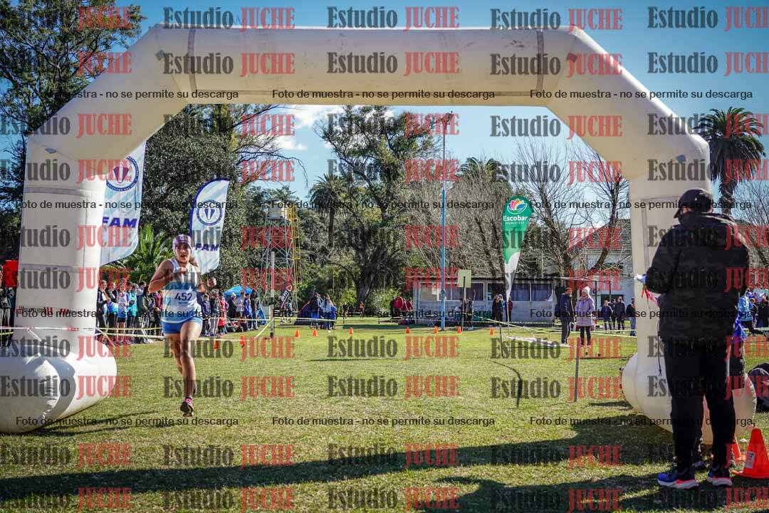 Fotos de la llegada del cross de 2000 m