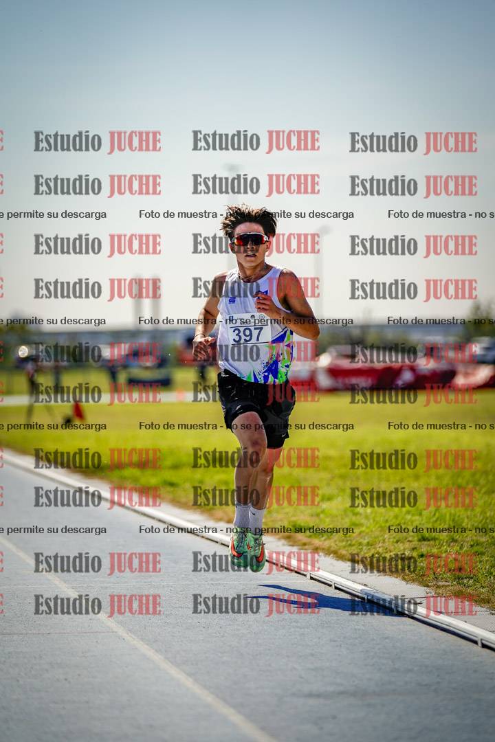 Fotos de los 2000 m con obstáculos de varones