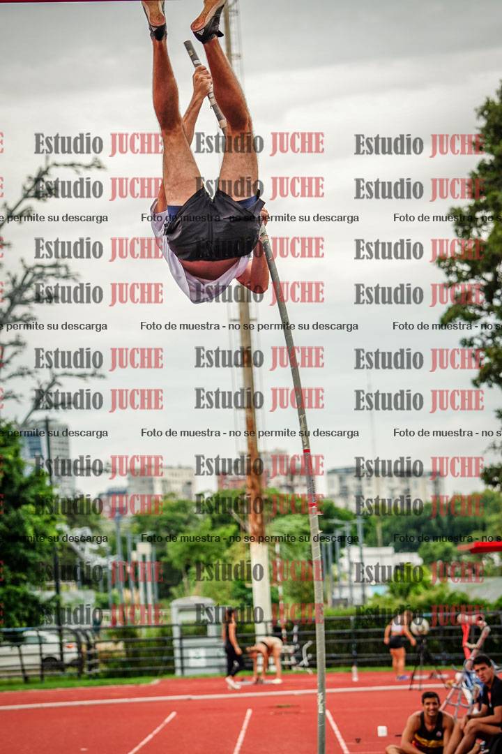 Fotos del salto con garrocha de varones - decatlón 8