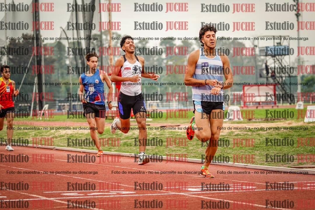 Fotos de los 800 m llanos de varones