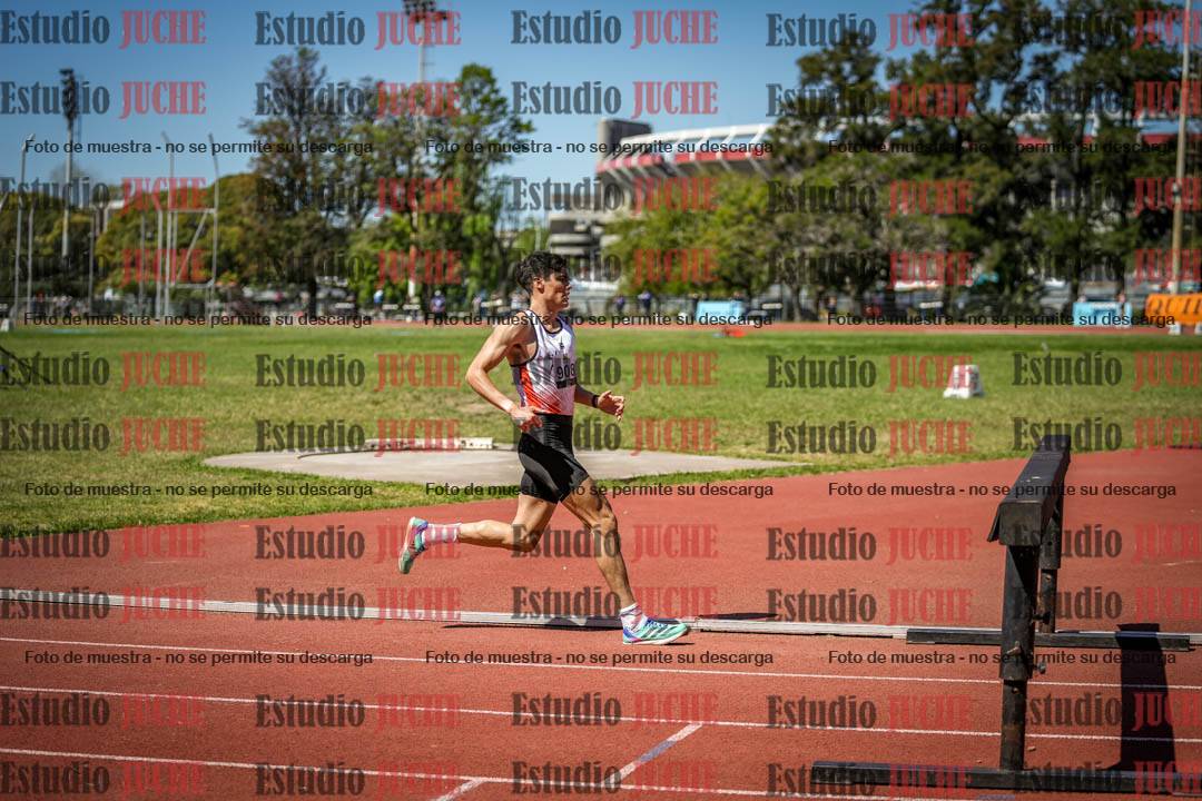 Fotos de los 3000 m con obstáculos de varones