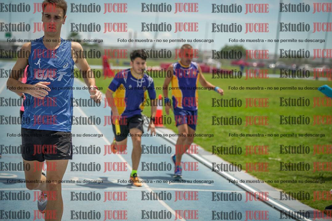 Fotos durante el transcurso de los relevos 20' para running teams - serie 2