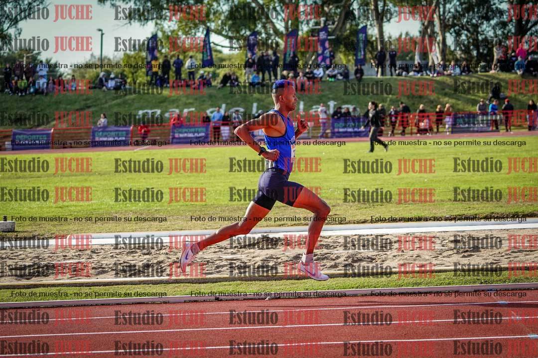 Fotos de los 3000 m con obstáculos de varones
